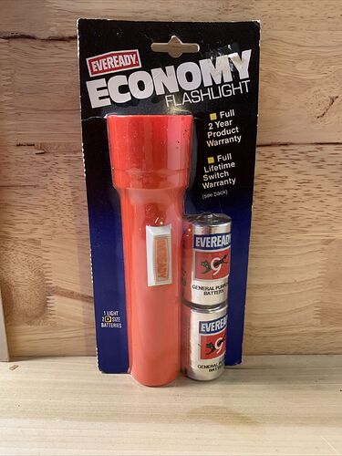 cheap-retro-plastic-flashlight