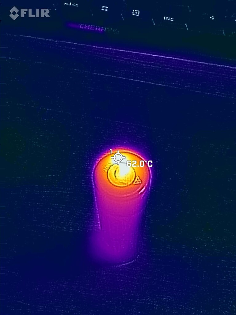 Acebeam E70 Battery is getting hot and blinking blue 21700