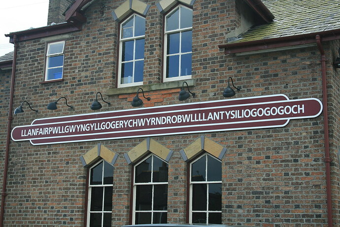 Llanfairpwllgwyngyllgogerychwyrndrobwllllantysiliogogogoch