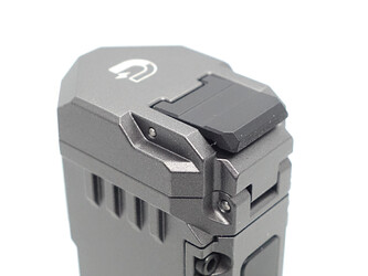 wuben-x4-closeup-tail-switch