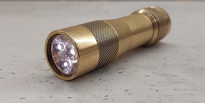 фонарь Lumintop FW3B-Brass (18650, Triple 3xNichia 219b 4500K-- замена на FFL-351A, 4000K Rosy)-(3)