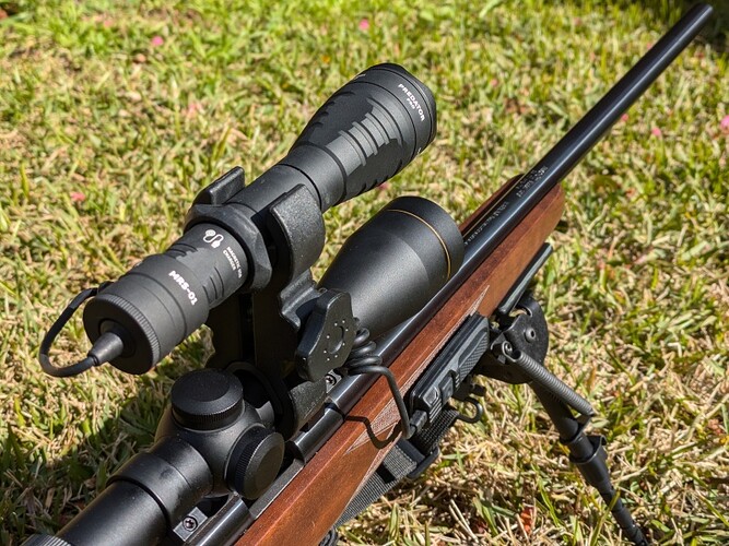 armytek-predator-pro-warm-in-use-4