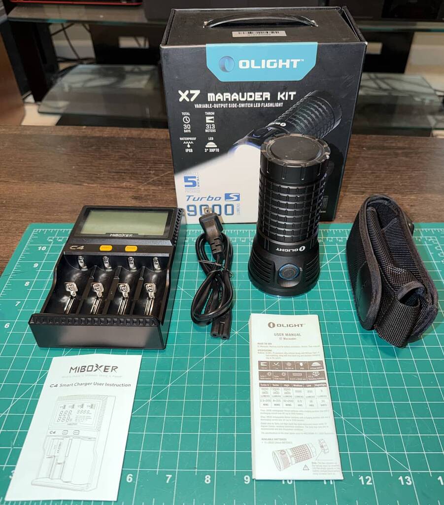 Olight X7 Marauder 充電器+電池つき Olight X7 Marauder 充電器+電池つき Olight X7 Marauder 充電器+電池