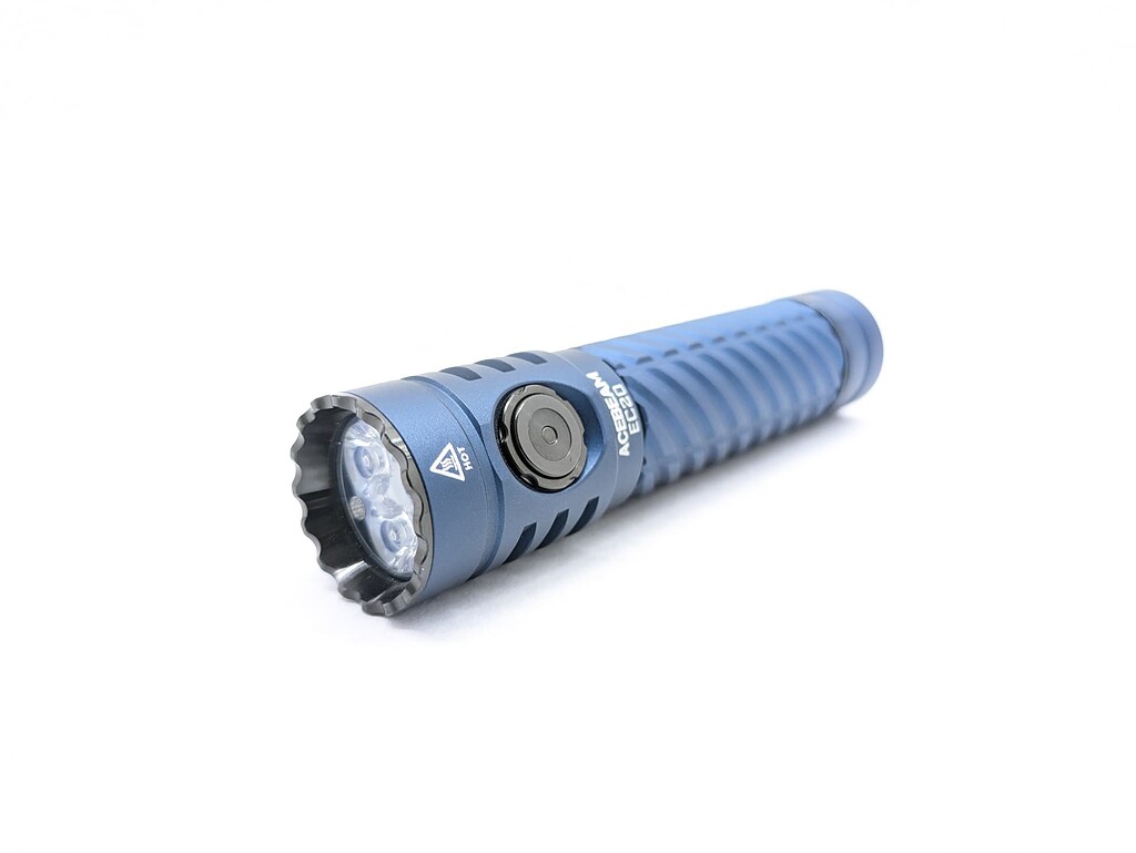 ACEBEAM EC20 3コアLED＋補助RGB 2800lm 370メートル ACEBEAM EC20 2800 High Lumens Multi-Light Source EDC