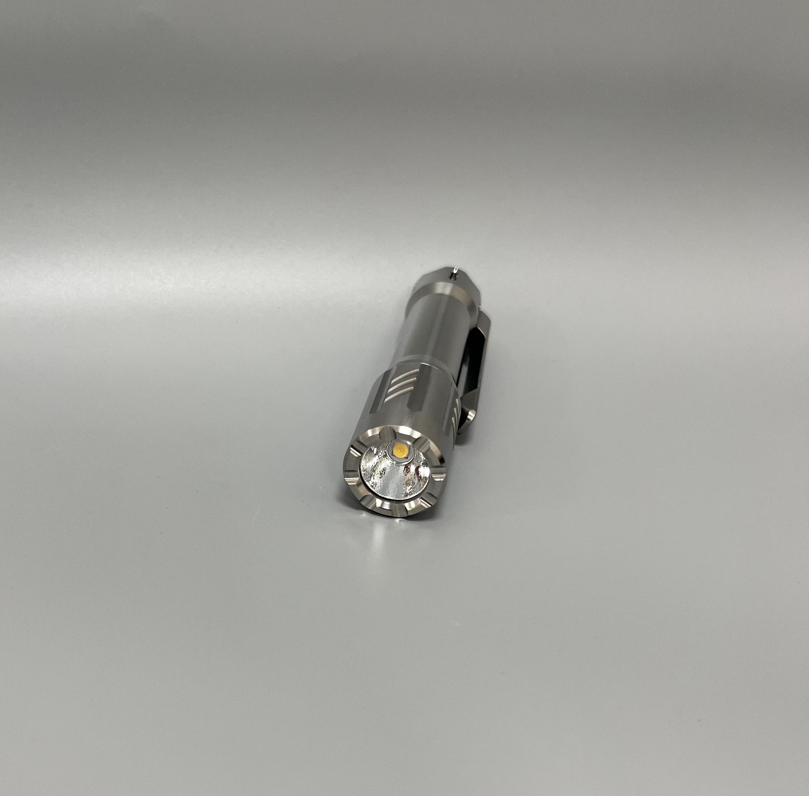 EDOLUC New Glow arrow EDC Flashlight Brass Smooth Nichia